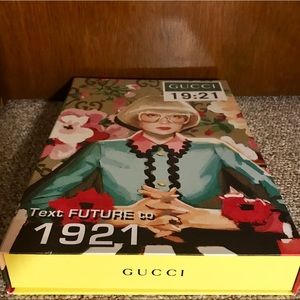 RARE Gucci Box - Text Future to 1921
